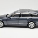 Mercedes E-Class S212 T-Model Tenorit Grijs Metallic Minichamps 1:18 B66962447 - image 4 of 8