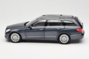 Mercedes E-Class S212 T-Model Tenorit Grijs Metallic Minichamps 1:18 B66962447 Metaal — afbeelding 4 van 8