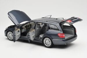 Mercedes E-Class S212 T-Model Tenorit Grijs Metallic Minichamps 1:18 B66962447 Metaal — afbeelding 5 van 8