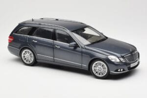 Mercedes E-Class S212 T-Model Tenorit Grijs Metallic Minichamps 1:18 B66962447 Metaal — afbeelding 6 van 8