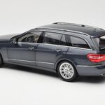 Mercedes E-Class S212 T-Model Tenorit Grijs Metallic Minichamps 1:18 B66962447 - image 7 of 8