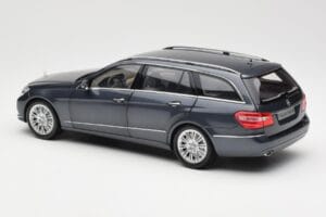 Mercedes E-Class S212 T-Model Tenorit Grijs Metallic Minichamps 1:18 B66962447 Metaal — afbeelding 7 van 8