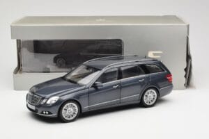 Mercedes E-Class S212 T-Model Tenorit Grijs Metallic Minichamps 1:18 B66962447 Metaal — afbeelding 8 van 8