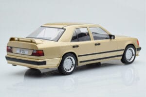 Mercedes E-Class W124 Tuning Beige MCG 1:18 MCG18342 Metaal — afbeelding 2 van 6
