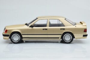 Mercedes E-Class W124 Tuning Beige MCG 1:18 MCG18342 Metaal — afbeelding 3 van 6