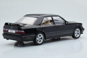 Mercedes E-Class W124 Tuning Zwart MCG 1:18 MCG18341 Metaal — afbeelding 2 van 6