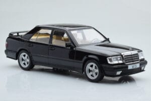 Mercedes E-Class W124 Tuning Zwart MCG 1:18 MCG18341 Metaal — afbeelding 4 van 6