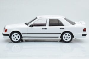 Mercedes E-Class W124 Tuning Wit MCG 1:18 MCG18343 Metaal — afbeelding 3 van 6