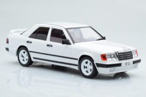 Mercedes E-Class W124 Tuning Wit MCG 1:18 MCG18343 Metaal — afbeelding 4 van 6