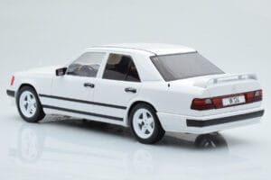 Mercedes E-Class W124 Tuning Wit MCG 1:18 MCG18343 Metaal — afbeelding 5 van 6