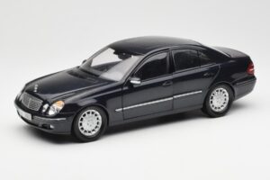 Mercedes E-Class W211 Blauw Metallic Kyosho 1:18 B66962147