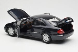 Mercedes E-Class W211 Blauw Metallic Kyosho 1:18 B66962147 Metaal — afbeelding 5 van 8