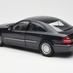 Mercedes E-Class W211 Blauw Metallic Kyosho 1:18 B66962147 - image 7 of 8