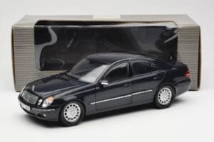 Mercedes E-Class W211 Blauw Metallic Kyosho 1:18 B66962147 Metaal — afbeelding 8 van 8