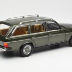 Mercedes 230T W123 T-Model Groen Metallic Norev 1:18 183730 - image 3 of 8
