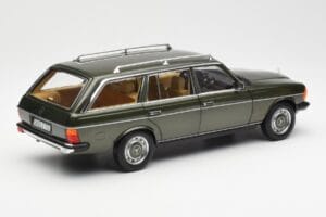 Mercedes 230T W123 T-Model Groen Metallic Norev 1:18 183730 Metaal — afbeelding 3 van 8