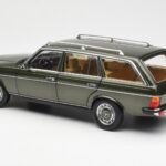 Mercedes 230T W123 T-Model Groen Metallic Norev 1:18 183730 - image 7 of 8