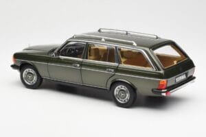 Mercedes 230T W123 T-Model Groen Metallic Norev 1:18 183730 Metaal — afbeelding 7 van 8