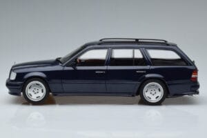 Mercedes E36 AMG S124 Blauw Otto 1:18 OT753 Hars — afbeelding 3 van 6