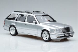 Mercedes E36 AMG S124 Zilver Otto 1:18 OT889 Hars — afbeelding 4 van 6