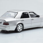 Mercedes E500 W124 Zilver Otto 1:18 - image 2 of 6