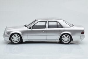 Mercedes E500 W124 Zilver Otto 1:18 OT623 Hars — afbeelding 3 van 6