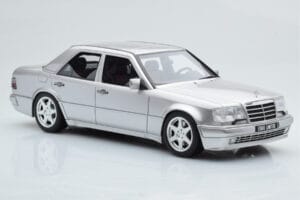 Mercedes E500 W124 Zilver Otto 1:18 OT623 Hars — afbeelding 4 van 6