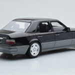 Mercedes E60 AMG W124 Zwart Otto 1:18 - image 2 of 6
