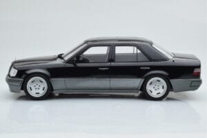 Mercedes E60 AMG W124 Zwart Otto 1:18 OT131 Hars — afbeelding 3 van 6