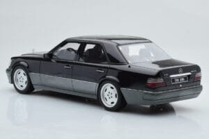 Mercedes E60 AMG W124 Zwart Otto 1:18 OT131 Hars — afbeelding 5 van 6