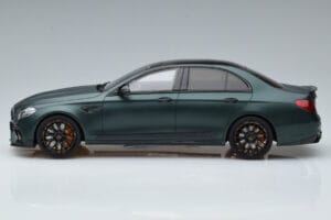 Mercedes E63 AMG Brabus 800 W213 Groen GT Spirit 1:18 GT208 Hars — afbeelding 3 van 6