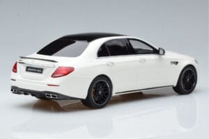 Mercedes AMG E63 S W213 Wit GT Spirit 1:18 B66965711 Hars — afbeelding 2 van 6