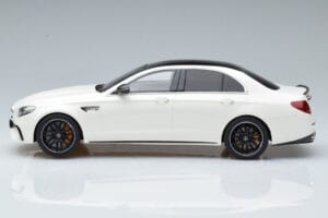 Mercedes AMG E63 S W213 Wit GT Spirit 1:18 B66965711 Hars — afbeelding 3 van 6