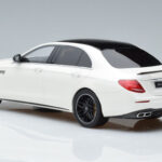 Mercedes AMG E63 S W213 Wit GT Spirit 1:18 - image 5 of 6