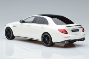 Mercedes AMG E63 S W213 Wit GT Spirit 1:18 B66965711 Hars — afbeelding 5 van 6