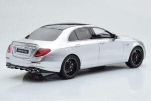 Mercedes AMG E63 S W213 Zilver GT Spirit 1:18 GT230 Hars — afbeelding 2 van 6