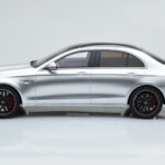 Mercedes AMG E63 S W213 Zilver GT Spirit 1:18 - image 3 of 6