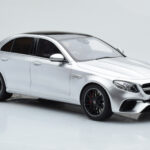 Mercedes AMG E63 S W213 Zilver GT Spirit 1:18 - image 4 of 6