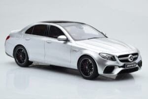 Mercedes AMG E63 S W213 Zilver GT Spirit 1:18 GT230 Hars — afbeelding 4 van 6