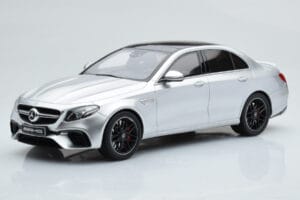 Mercedes AMG E63 S W213 Zilver GT Spirit 1:18 GT230