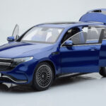 Mercedes EQC 400 Brilliant Blauw NZG 1:18 - image 2 of 8