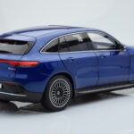 Mercedes EQC 400 Brilliant Blauw NZG 1:18 - image 3 of 8