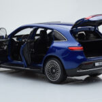 Mercedes EQC 400 Brilliant Blauw NZG 1:18 - image 7 of 8