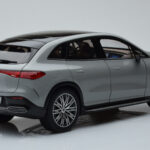 Mercedes EQE SUV X294 AMG Line Alpine Grijs NZG 1:18 - image 3 of 8
