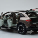 Mercedes EQE SUV X294 AMG Line Velvet Bruin NZG 1:18 - image 5 of 8