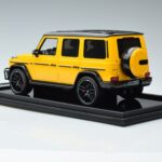 Mercedes AMG G63 W463 Geel MotorHelix 1:18 MH018 Y Hars - image 5 of 7
