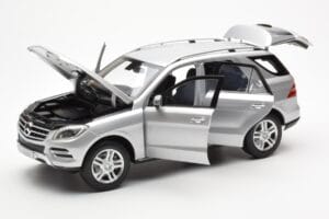 Mercedes M-Class W166 Iridium Zilver Metallic Minichamps 1:18 B66960064 Metaal — afbeelding 2 van 8