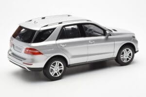Mercedes M-Class W166 Iridium Zilver Metallic Minichamps 1:18 B66960064 Metaal — afbeelding 3 van 8