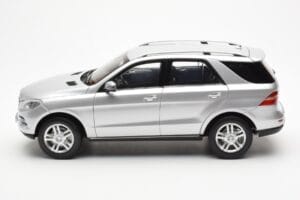 Mercedes M-Class W166 Iridium Zilver Metallic Minichamps 1:18 B66960064 Metaal — afbeelding 4 van 8