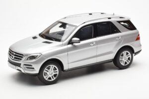 Mercedes M-Class W166 Iridium Zilver Metallic Minichamps 1:18 B66960064